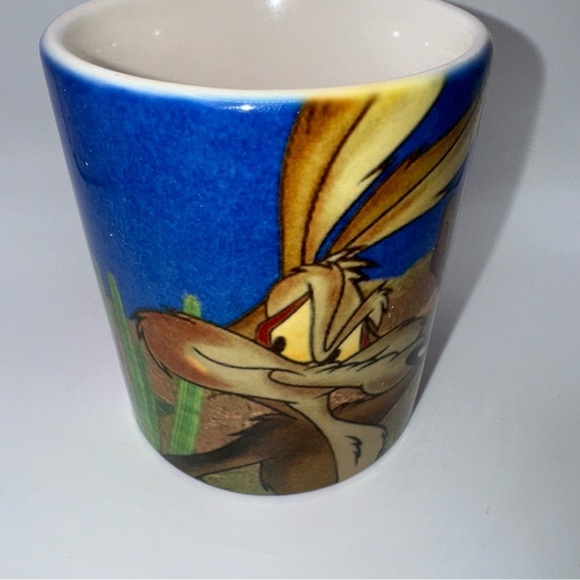 1996 Vintage Cartoon Mug Loony Tunes Wilee Coyote 10oz Speed Runner - Picture 2 of 15